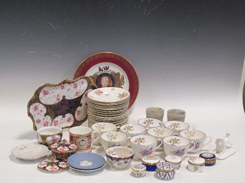 Lot 93 - Spode Winston Churchill commemorative plate;...