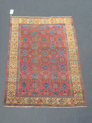 Lot 768 - An early 20th century Bidjar rug 177 x 128cm