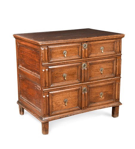 Lot 702 - A small oak chest, late 17th century