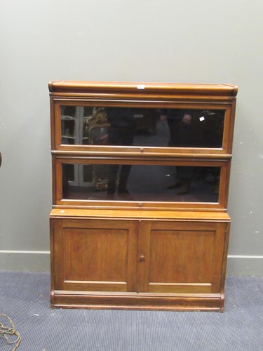 Lot 612 - An early 20th century Globe Wernicke sectional...