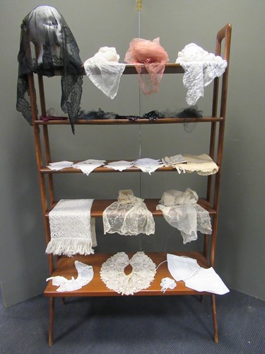 Lot 221 - Lace work, collars, handkerchifs and netting....
