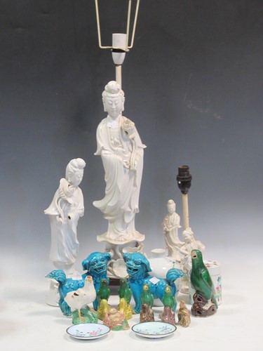 Lot 60 - An early 20th century Chinese bowl and cover...