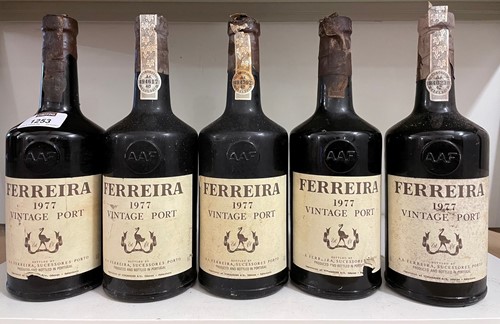 Lot 1253 - Ferreira vintage port 1977, 5 bottles (levels:...