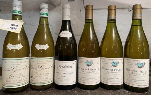 Lot 1099 - Mixed white Burgundy, 12 bottles. Chablis 1er...