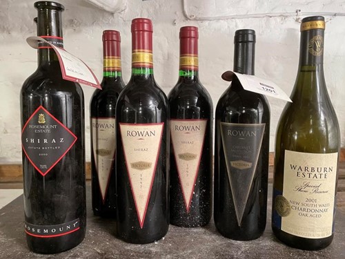 Lot 1201 - Australian wine, 15 bottles. Hardy’s Padthaway...