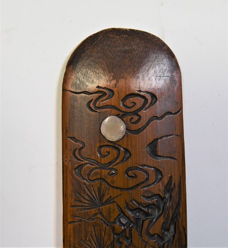 Lot 89 - A Japanese carved bamboo brush pot, 19th century