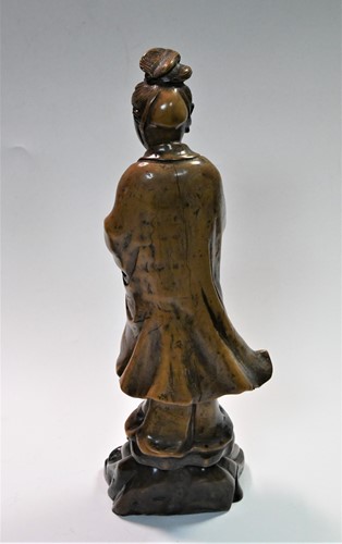 Lot 89 - A Japanese carved bamboo brush pot, 19th century