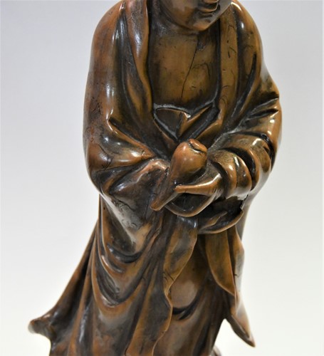 Lot 89 - A Japanese carved bamboo brush pot, 19th century