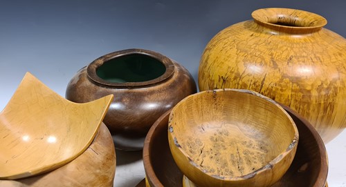 Lot 52 - A large beech wooden bowl by Stan Wood,...