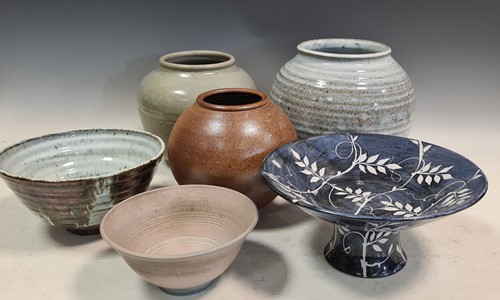 Lot 99 - A collection of studio pottery bowls and vases
