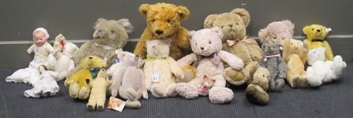 Lot 255 - A collection of various modern Steiff bears...
