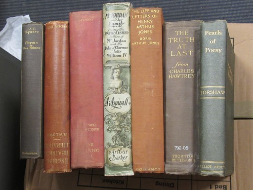 Lot 174 - A large collection of mixed general books,...