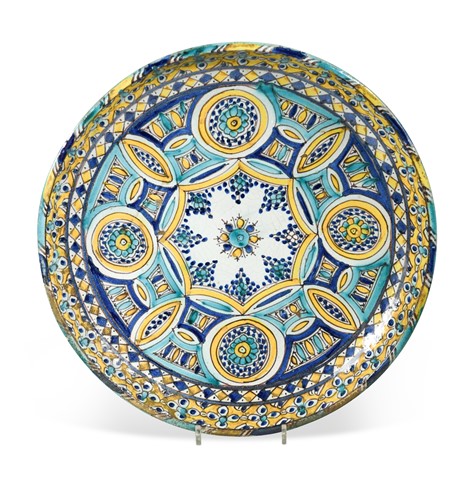 Lot 485 - A Fez pottery dish