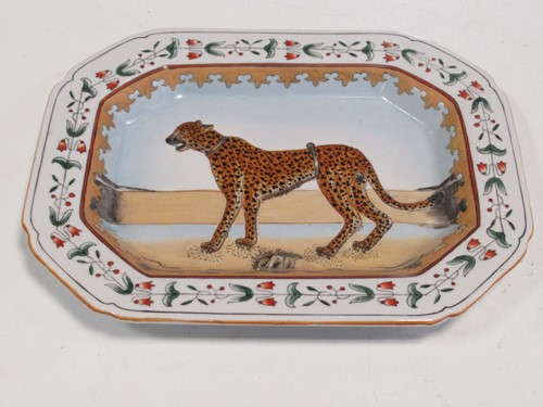 Lot 24 - 20th century Chinese plate, painted with a...