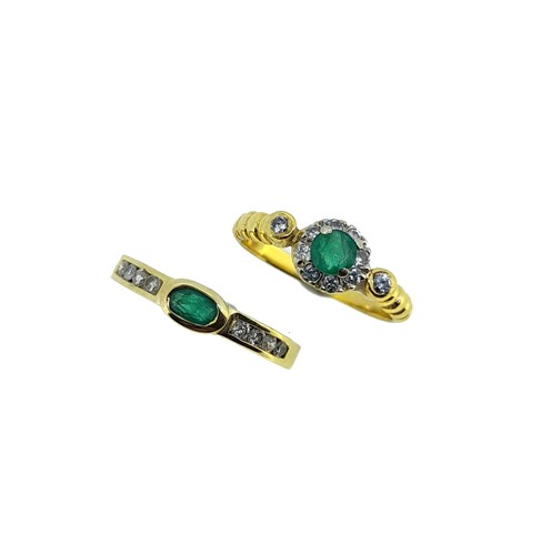 Lot 79 - Two modern emerald and diamond rings