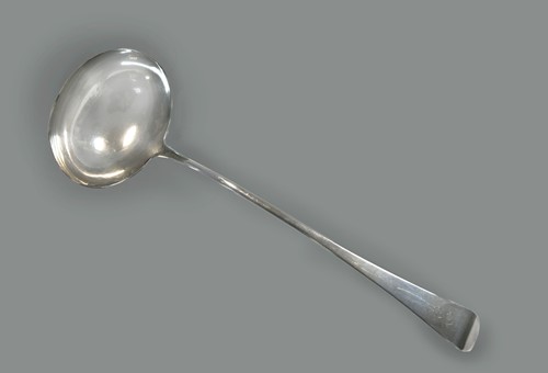 Lot 489 - A George III silver soup ladle