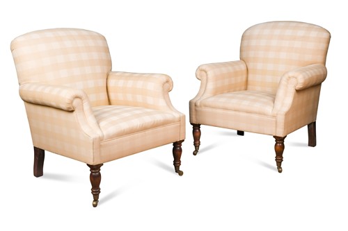 Lot 518 - A pair of George Smith armchairs