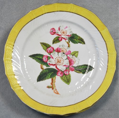 Lot 68 - An English porcelain part dessert service, circa 1800