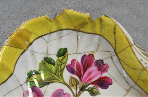 Lot 68 - An English porcelain part dessert service, circa 1800