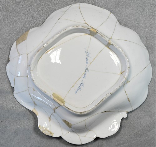 Lot 68 - An English porcelain part dessert service, circa 1800