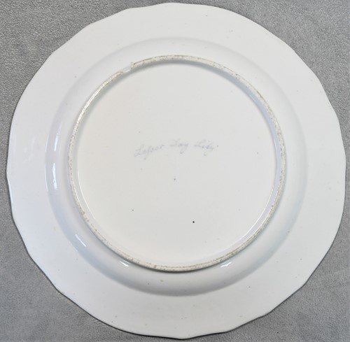 Lot 68 - An English porcelain part dessert service, circa 1800