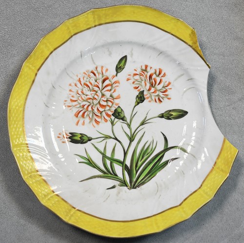 Lot 68 - An English porcelain part dessert service, circa 1800