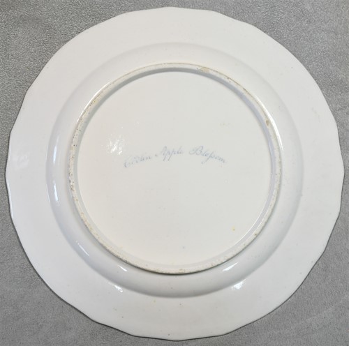 Lot 68 - An English porcelain part dessert service, circa 1800