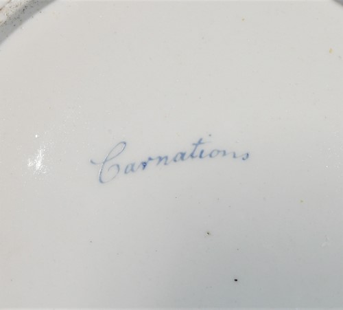 Lot 68 - An English porcelain part dessert service, circa 1800