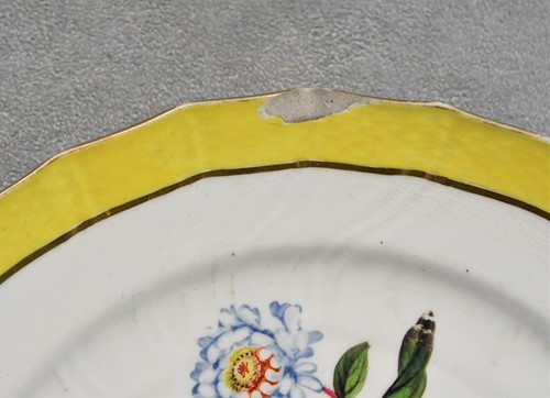 Lot 68 - An English porcelain part dessert service, circa 1800