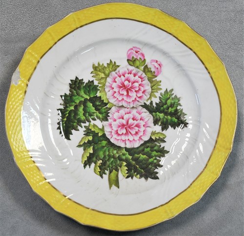 Lot 68 - An English porcelain part dessert service, circa 1800