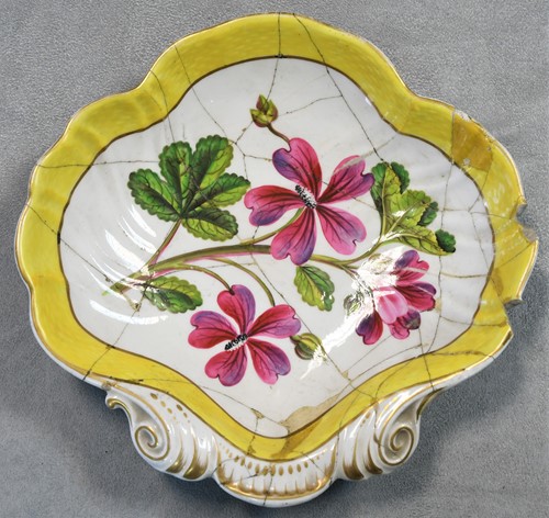 Lot 68 - An English porcelain part dessert service, circa 1800