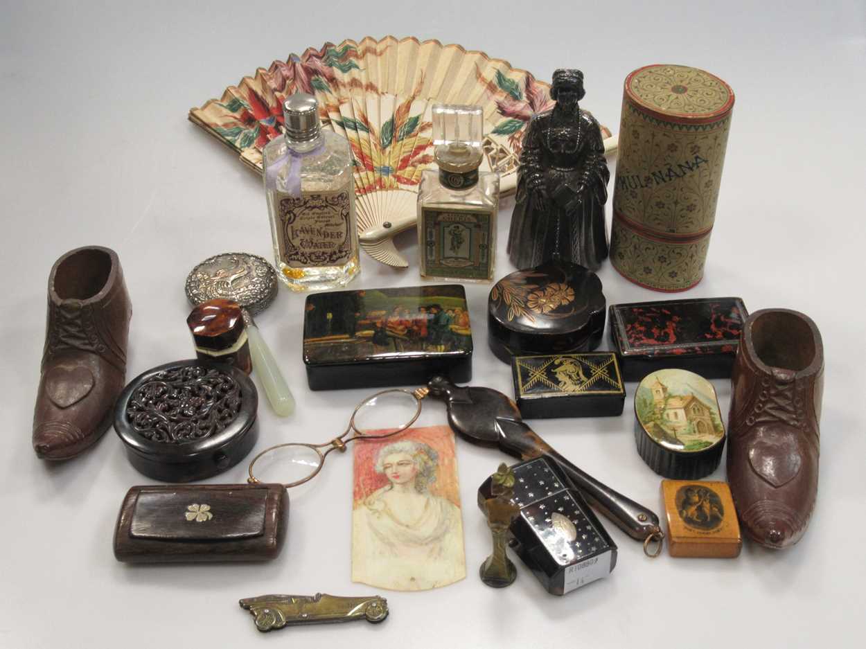 Lot 69 - Collectors items including unused 'Phul Nana'...