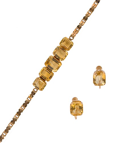 Lot 54 - A citrine bracelet and a pair of ear studs en suite