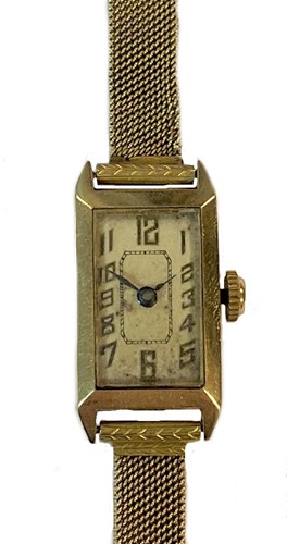 Lot 328 - Unsigned - A Swiss 14ct gold Art Deco wristwatch