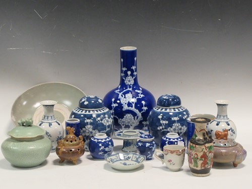 Lot 23 - A collection of Chinese items including Ming...