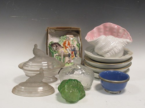 Lot 42 - A collection of glass and cermiac wares to...