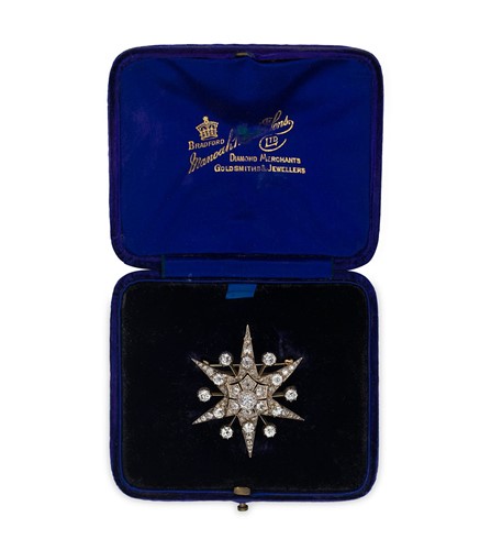 Lot 222 - A Victorian diamond star brooch