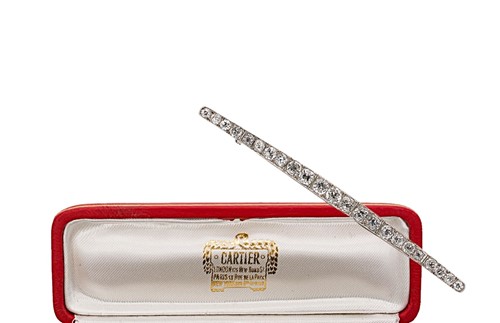 Lot 210 - Cartier - An Art Deco diamond set bar brooch