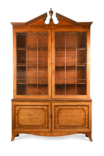 Lot 253 - A Regency mahogany bookcase