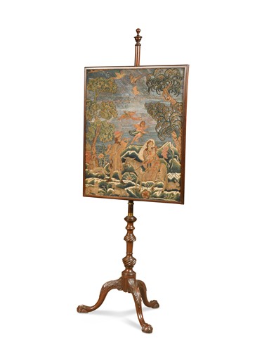 Lot 476 - A George II style mahogany polescreen