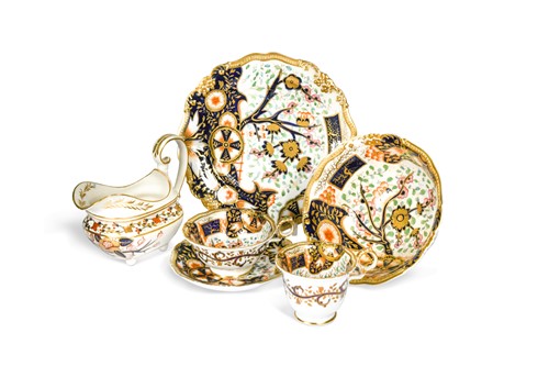 Lot 251 - An English porcelain imari part tea and coffee service, 19th century