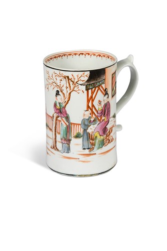 Lot 521 - A Lowestoft tankard, circa 1770