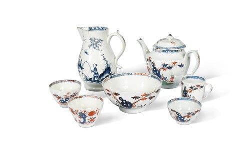 Lot 131 - A collection of Lowestoft Redgrave pattern porcelain