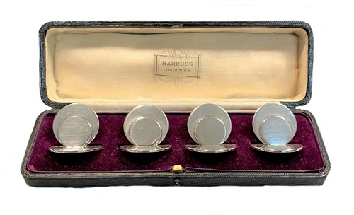 Lot 373 - A cased set of four silver menu holders, mark of Sampson Mordan