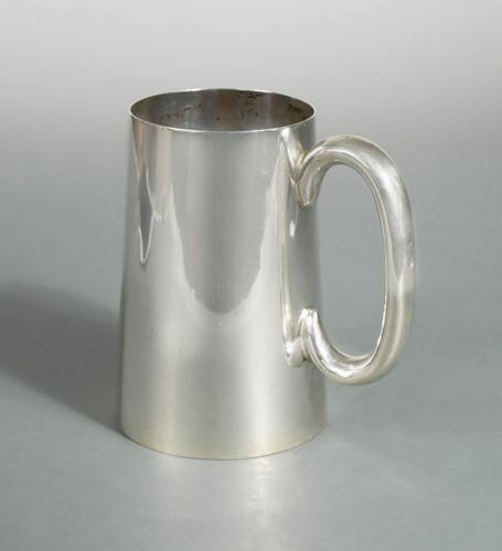 Lot 571 - A George VI silver beer mug