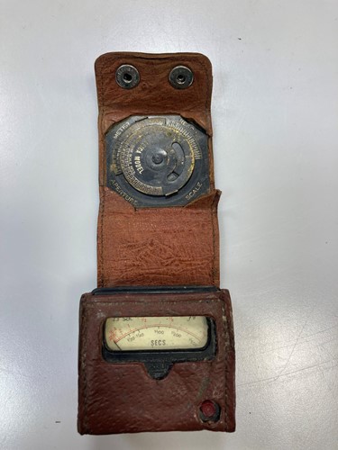 Lot 154 - Leica I camera circa 1937, no. 256477, with...