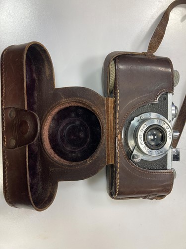 Lot 154 - Leica I camera circa 1937, no. 256477, with...