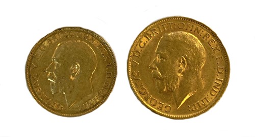 Lot 413 - A 'King's Head' sovereign and half sovereign