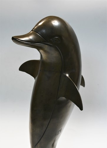 Lot 95 - A contemporary bronze model of a dolphin