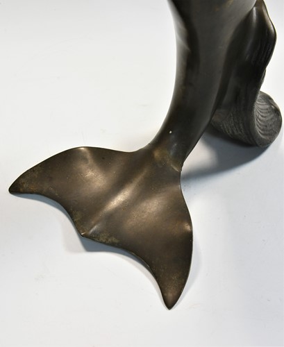 Lot 95 - A contemporary bronze model of a dolphin